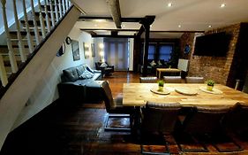 Prestige STAY - 27 Stanley Street Party Apartments